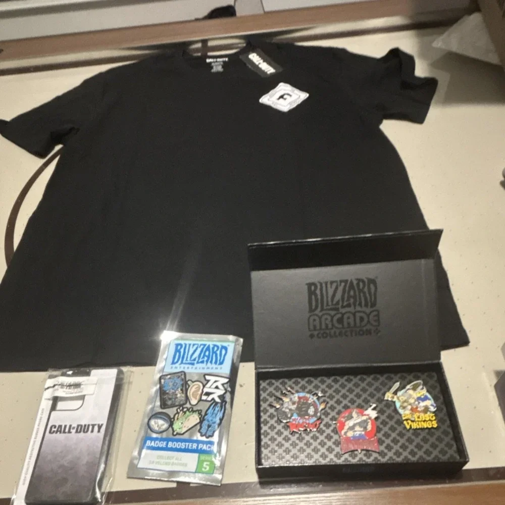 Blizzard Arcade Collection Pin Set & Call of Duty Black T-Shirt XXL 100% Cotton